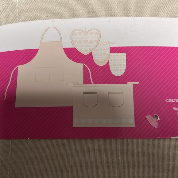 Valentines Day Cooking For Two Aprons Potholder & Oven Mitts - Picture 4 of 5
